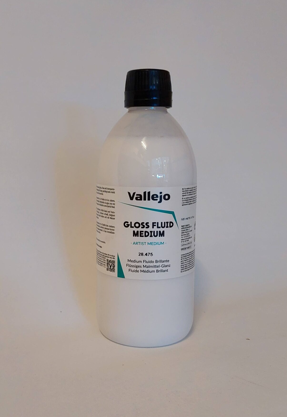 Vallejo Fluid Medium kiiltävä akryylivärien ohennin , 500 ml
